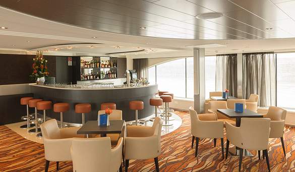 Avalon Waterways Avalon Artistry II Interior Panorama Lounge Bar.jpg